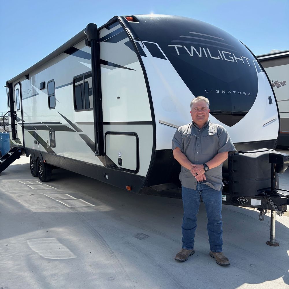 So excited for this RVer!! Congrats Mr. Beers on the 2021 Twilight Signature 2620! Thank you for your RV purchase. Welcome to Howdy!