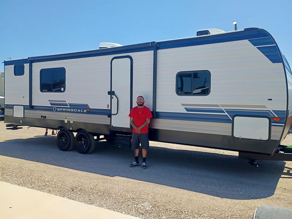 A new adventure begins! Congrats Mr. Acosta on the brand new 2026 Keystone Springdale 291BRC. Welcome to the Howdy RV family! Thank you!